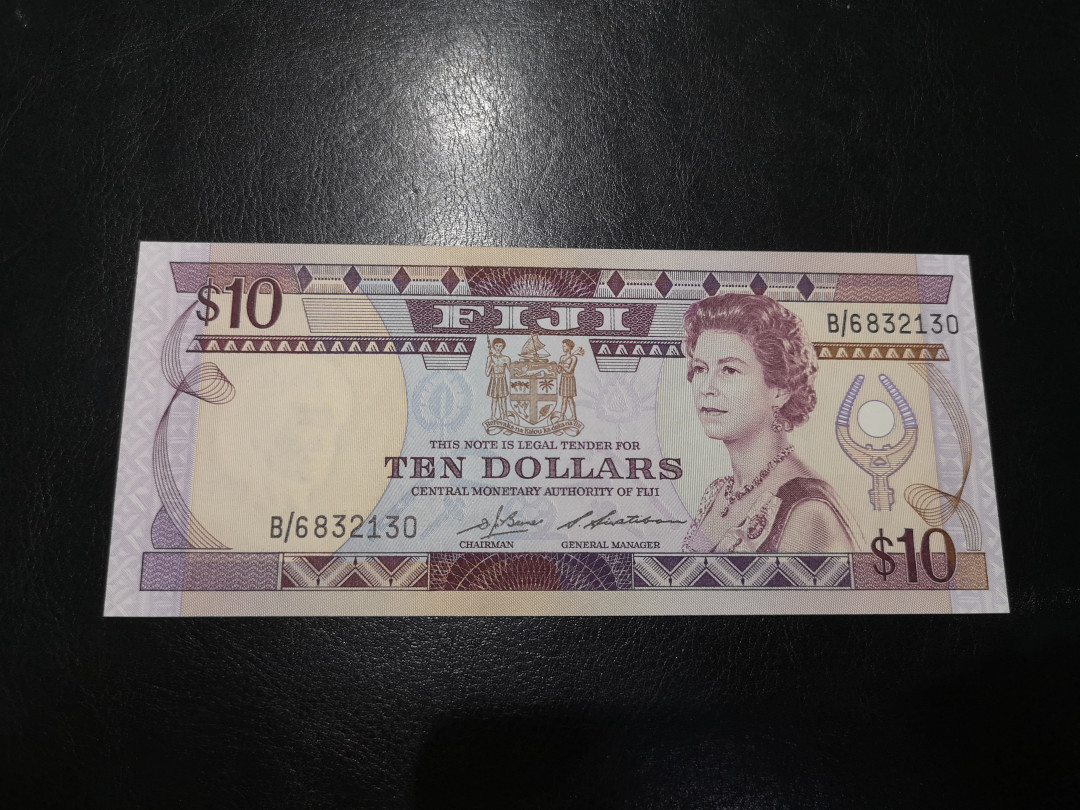 《外钞收藏家》第一百二十一期拍卖 斐济10刀 全新UNC