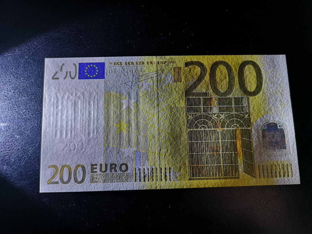 《外钞收藏家》第一百二十一期拍卖 2002年版200欧元 二签  全新UNC