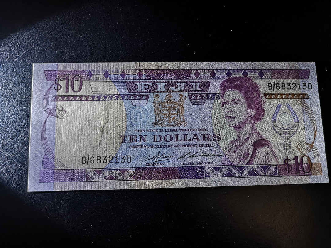 《外钞收藏家》第一百二十一期拍卖 斐济10刀 全新UNC