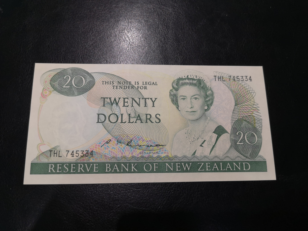《外钞收藏家》第一百二十一期拍卖 新西兰20刀 全新UNC