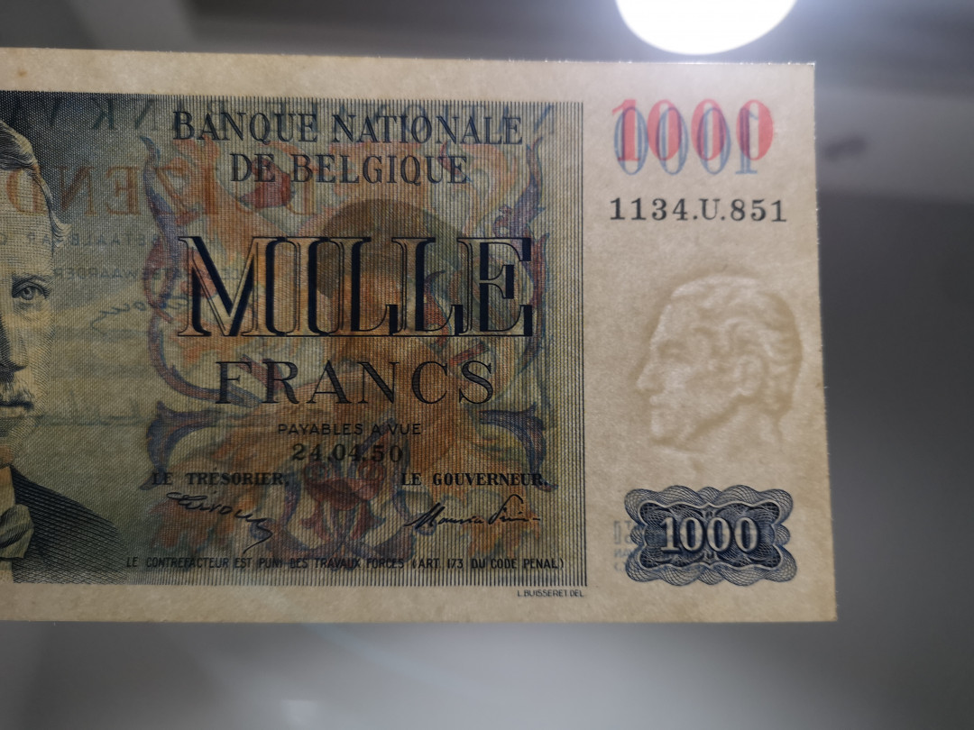 《外钞收藏家》第一百二十一期拍卖 1950年比利时1000法郎 全新 角不是很绝 其他没什么问题