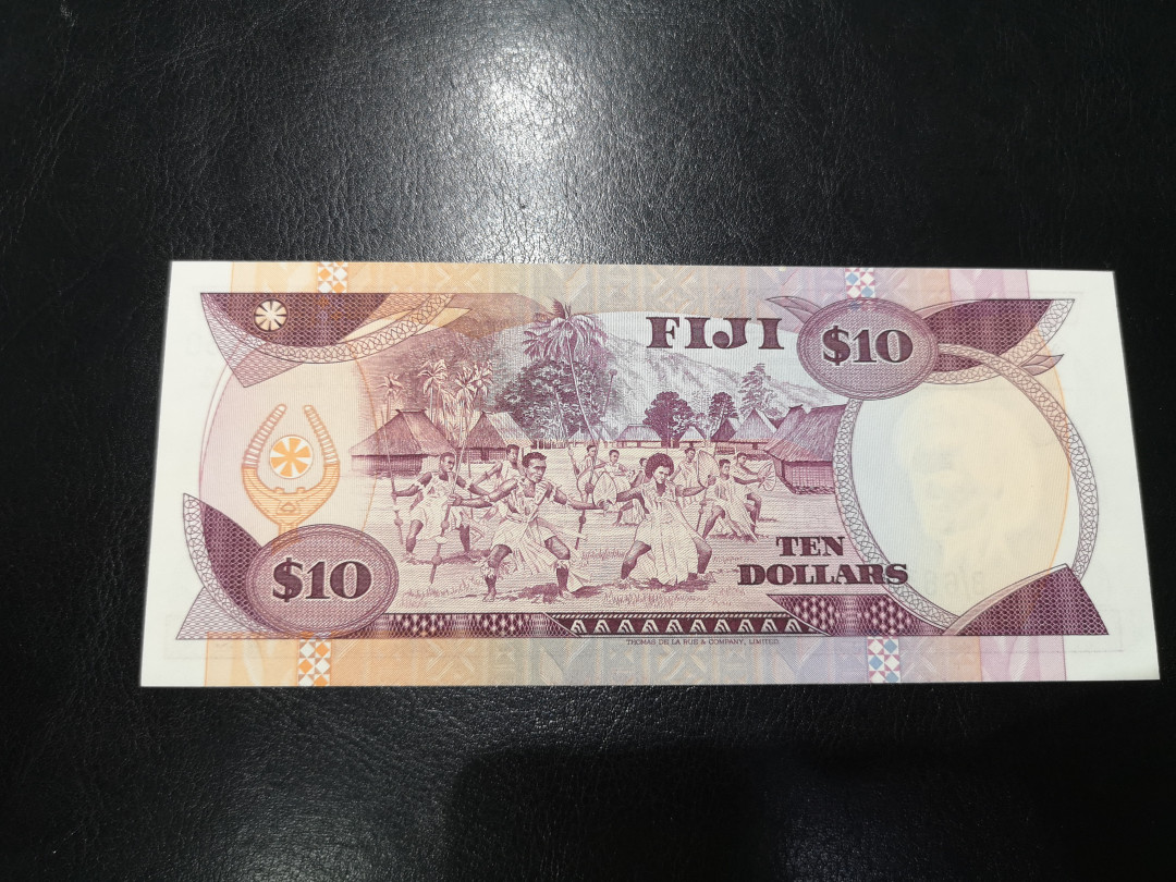 《外钞收藏家》第一百二十一期拍卖 斐济10刀 全新UNC