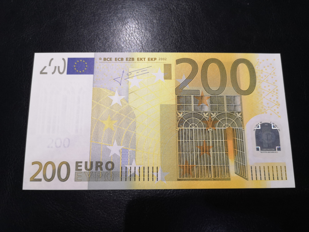《外钞收藏家》第一百二十一期拍卖 2002年版200欧元 二签  全新UNC