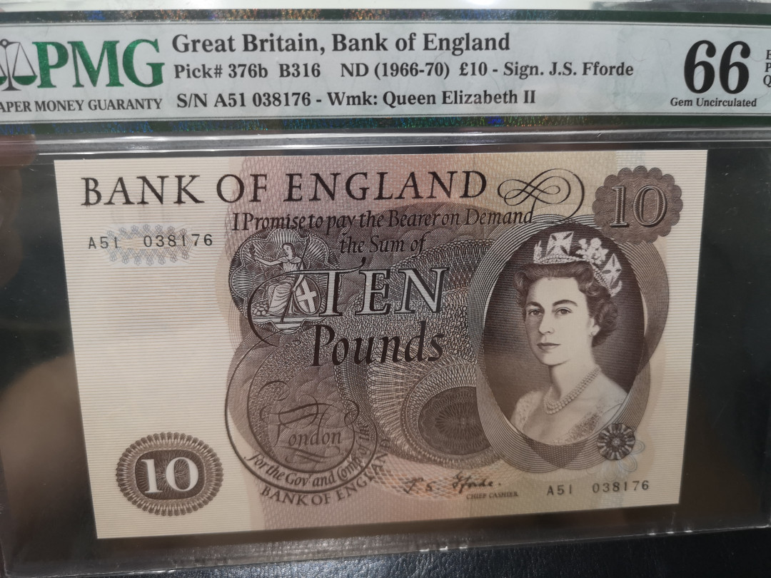 《外钞收藏家》第一百二十一期拍卖 1966-70年英国C序列10镑 PMG66 A冠