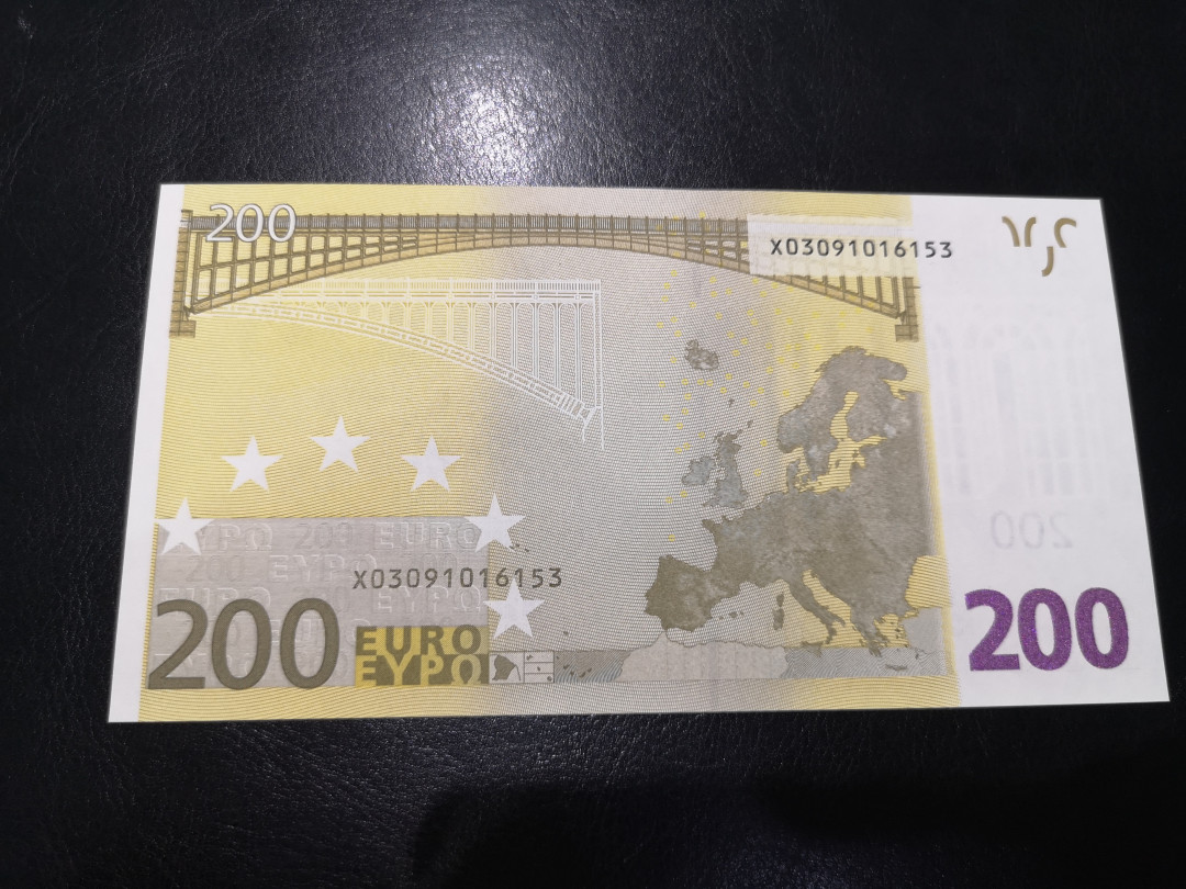 《外钞收藏家》第一百二十一期拍卖 2002年版200欧元 二签  全新UNC