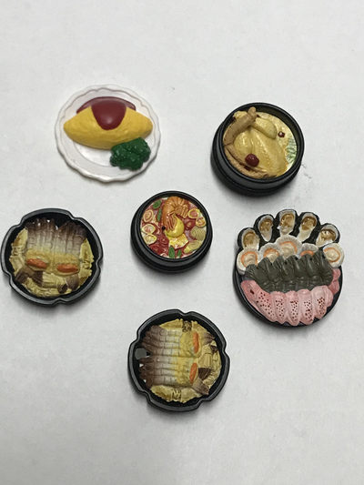 零元拍：日本美食盒蛋一套，适合搭配1：6或1：4人偶小场景，包括生蚝海鲜刺身拼盘、蛋包饭、火锅面等，十分精致有趣，无包装盒。 - 零元拍：日本美食盒蛋一套，适合搭配1：6或1：4人偶小场景，包括生蚝海鲜刺身拼盘、蛋包饭、火锅面等，十分精致有趣，无包装盒。