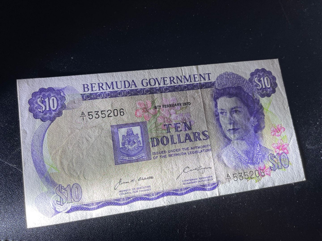 《外钞收藏家》第一百二十一期拍卖 百慕大10刀 全新UNC A/1冠