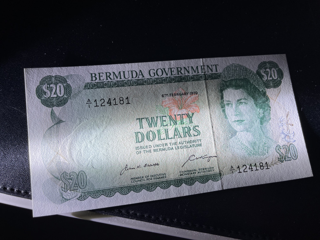 《外钞收藏家》第一百二十一期拍卖 百慕大20刀 全新UNC A/1冠