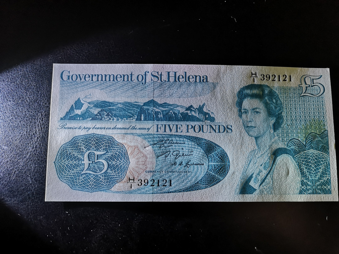 《外钞收藏家》第一百二十二期拍卖（共76件） 圣赫勒拿岛5镑 全新UNC