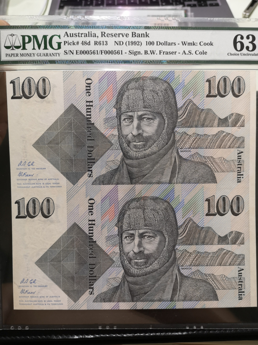 《外钞收藏家》第一百二十二期拍卖（共76件） 1992年澳大利亚100元 毛线帽子 两连体钞 PMG63E 561百位号