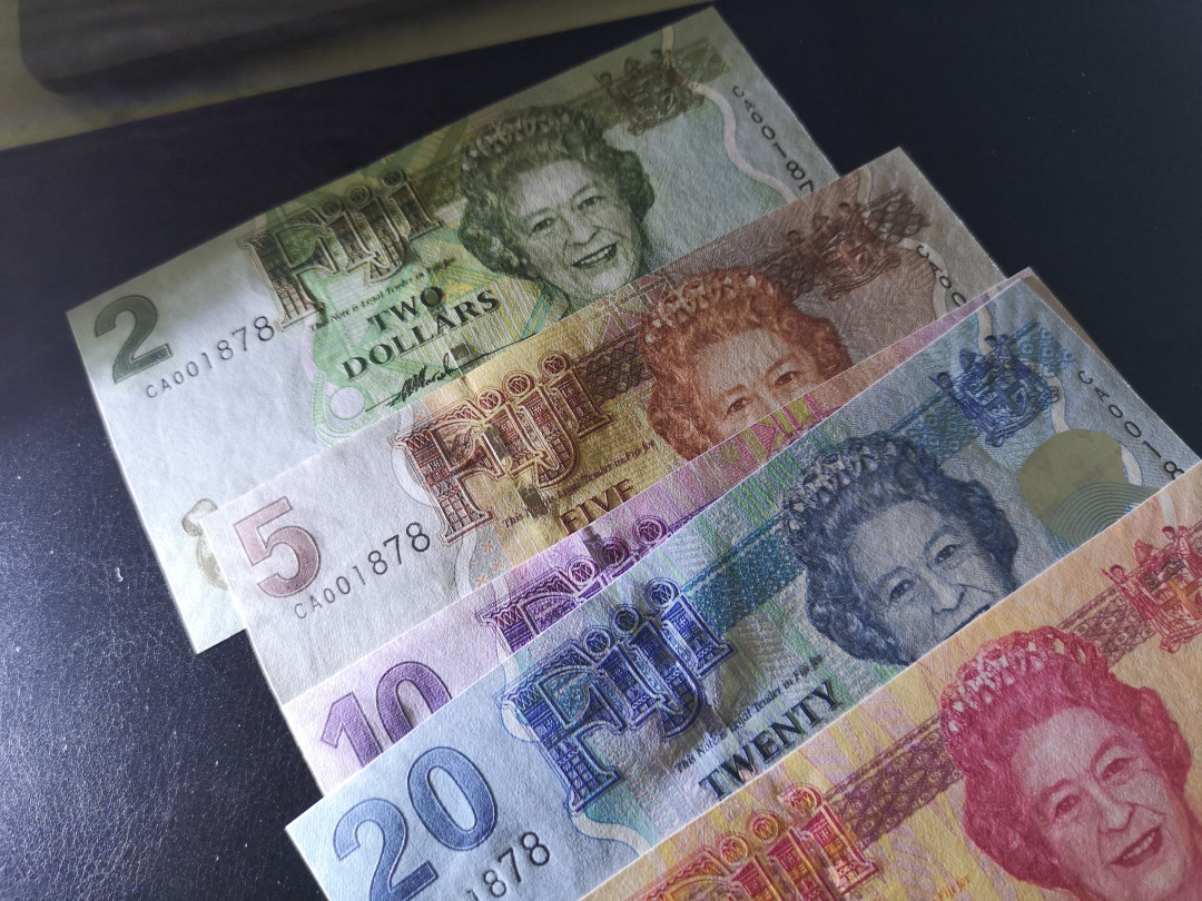 《外钞收藏家》第一百二十二期拍卖（共76件） 斐济全同号 千位1878 一套 带册 全新UNC