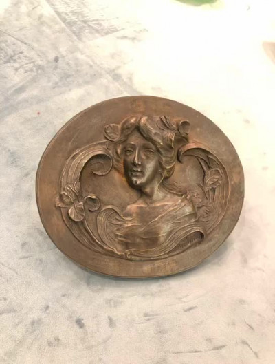 喜迎🐂年艺术麦朵尔第十九场拍卖 少女