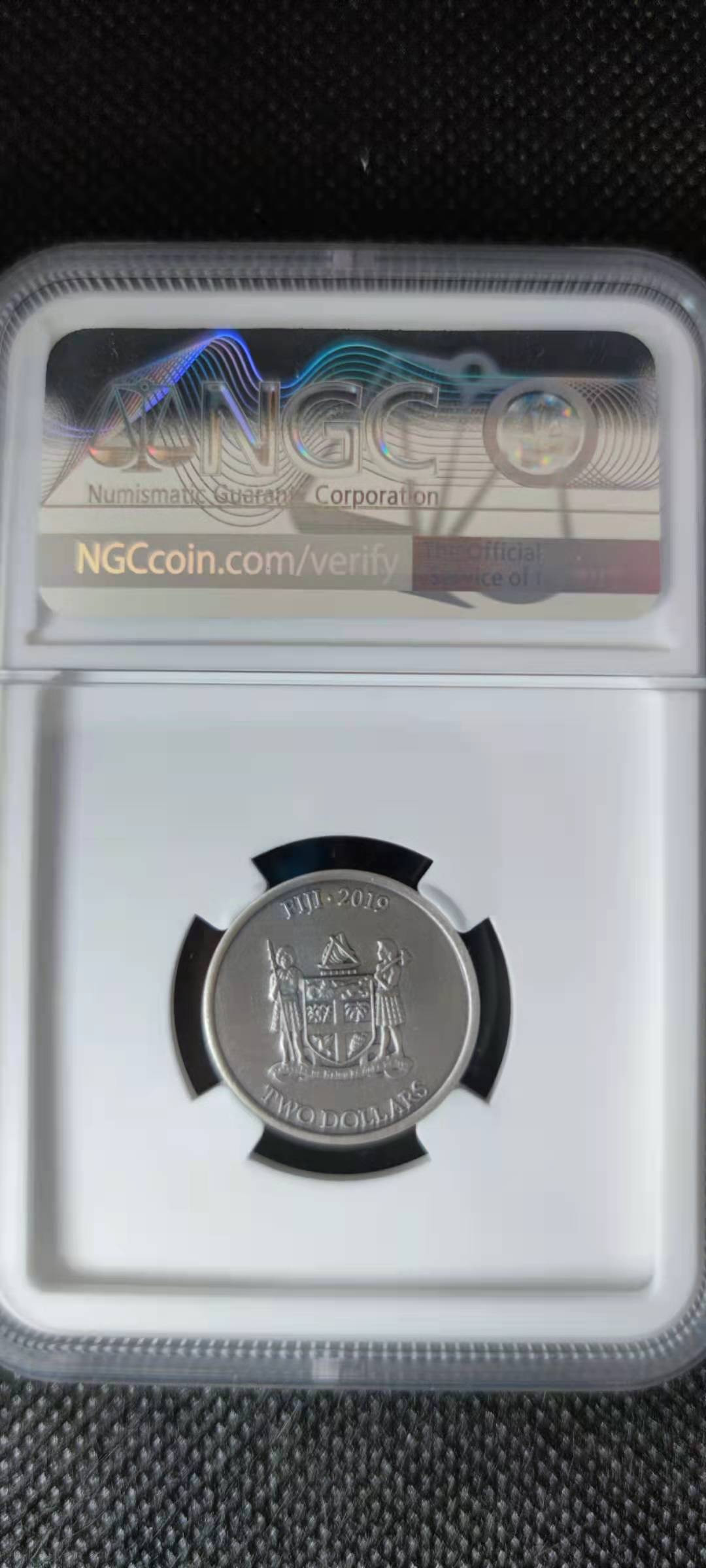 【随心拍&Getcoins】钱币拍卖第九十九期～ 斐济2019年雅典娜猫头鹰镶嵌蓝宝石仿古纪念银币