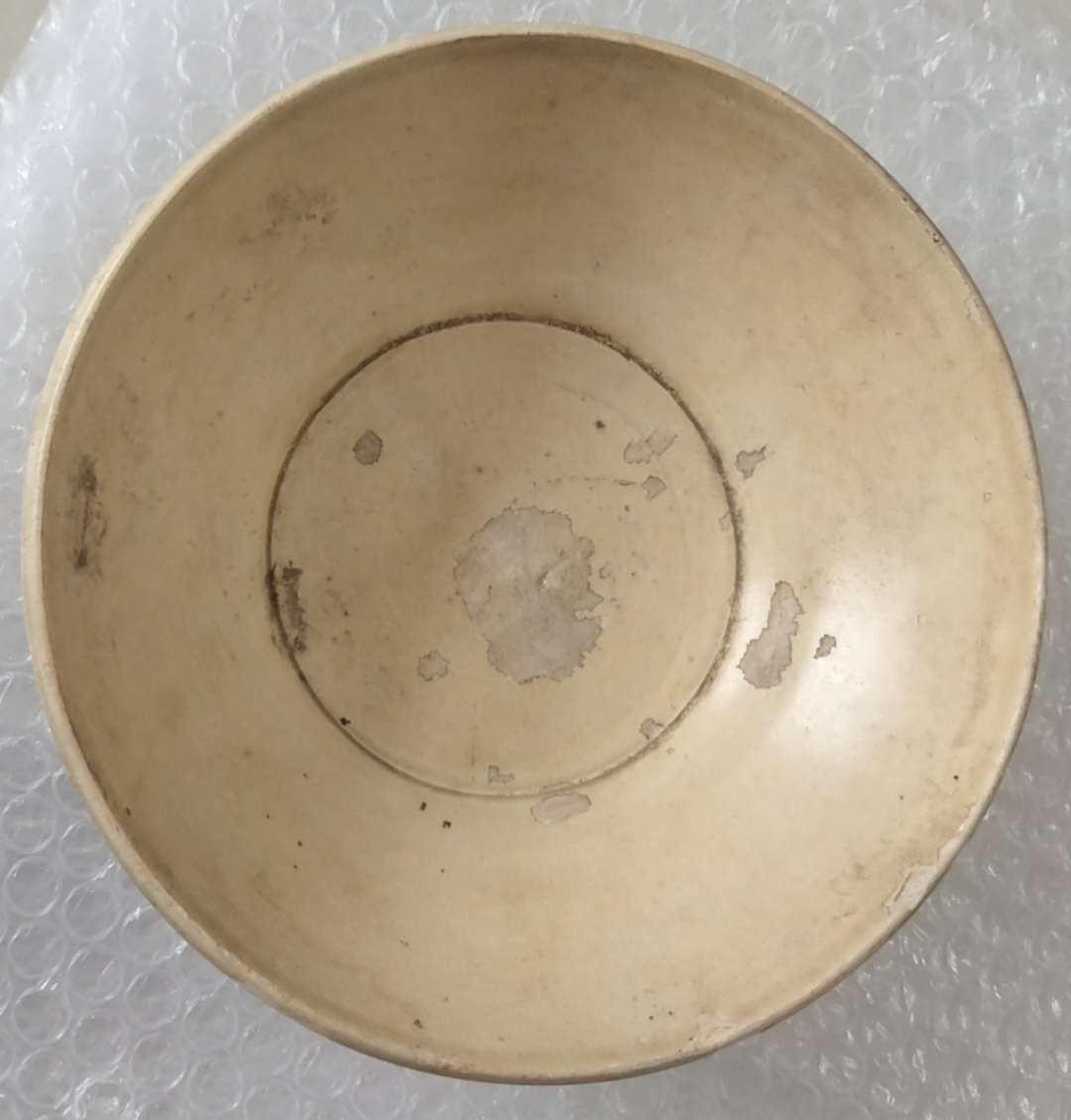 N&C 第十五期 瓷器纸币银币迷你场 唐宋时期老窑大碗 有点剥釉，总体感觉非常好 很可能是名窑口，懂的朋友捡漏吧