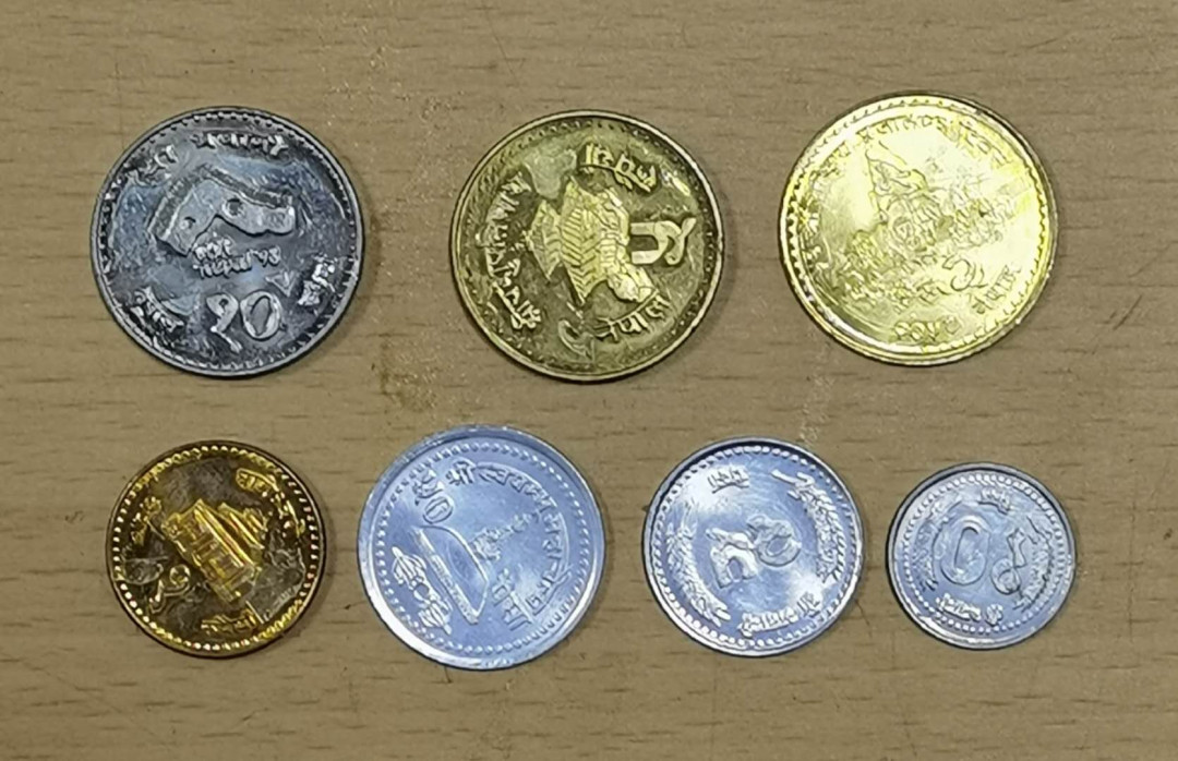 北京马甸外币专卖微拍第五十九场，非贵金属纪念币，流通币专场，陆续上新，欢迎关注 尼伯尔，有塑胶粘过