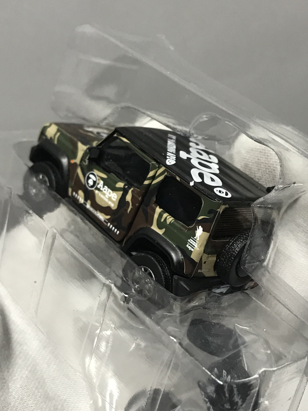 零元拍：BM 联名 潮牌Aape 吉姆尼越野车模型