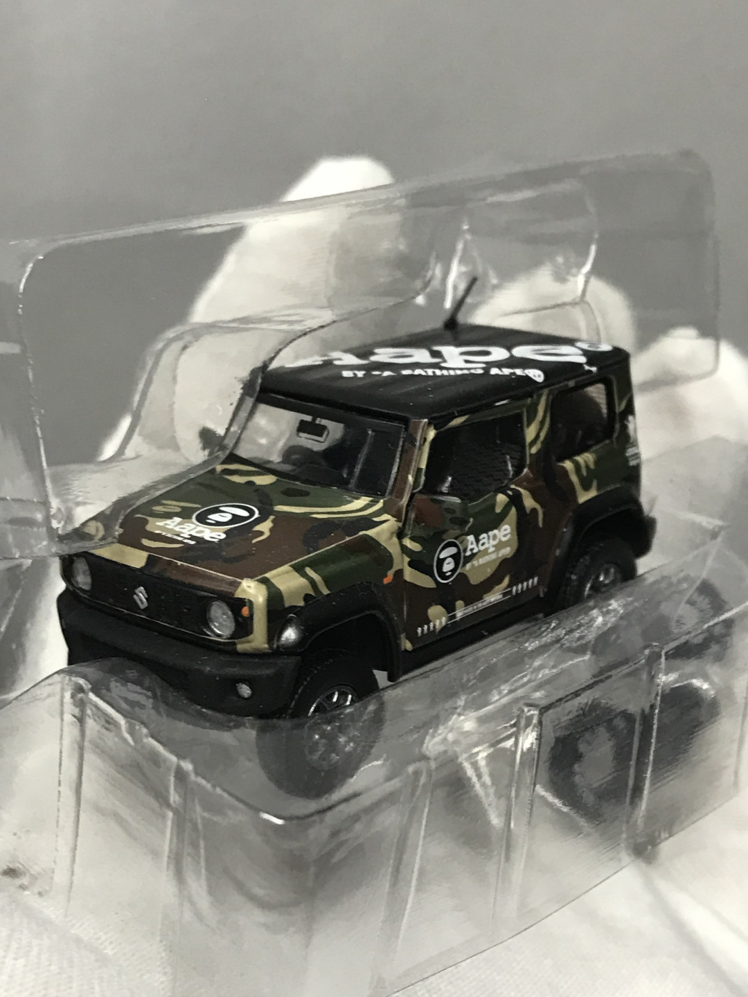 零元拍：BM 联名 潮牌Aape 吉姆尼越野车模型
