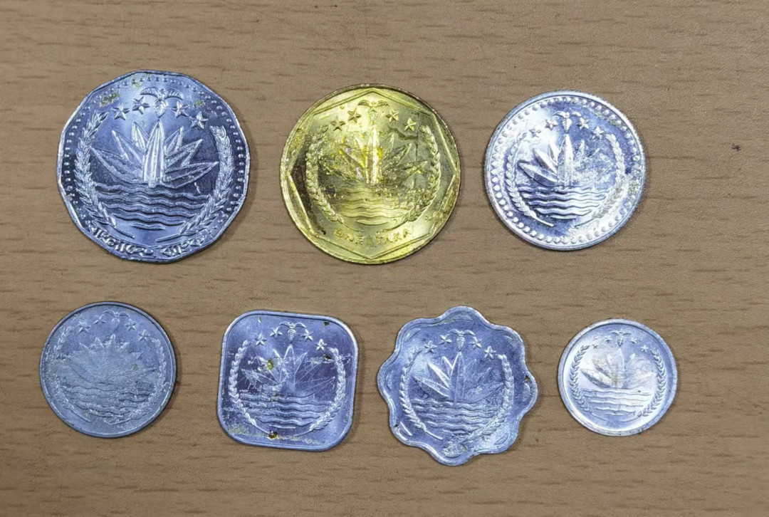 北京马甸外币专卖微拍第五十九场，非贵金属纪念币，流通币专场，陆续上新，欢迎关注 孟加拉，有塑胶粘过