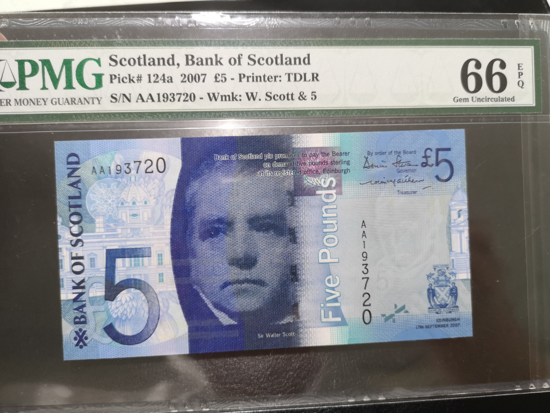 《外钞收藏家》第一百二十四期拍卖 2007年苏格兰AA冠 5镑  pmg66