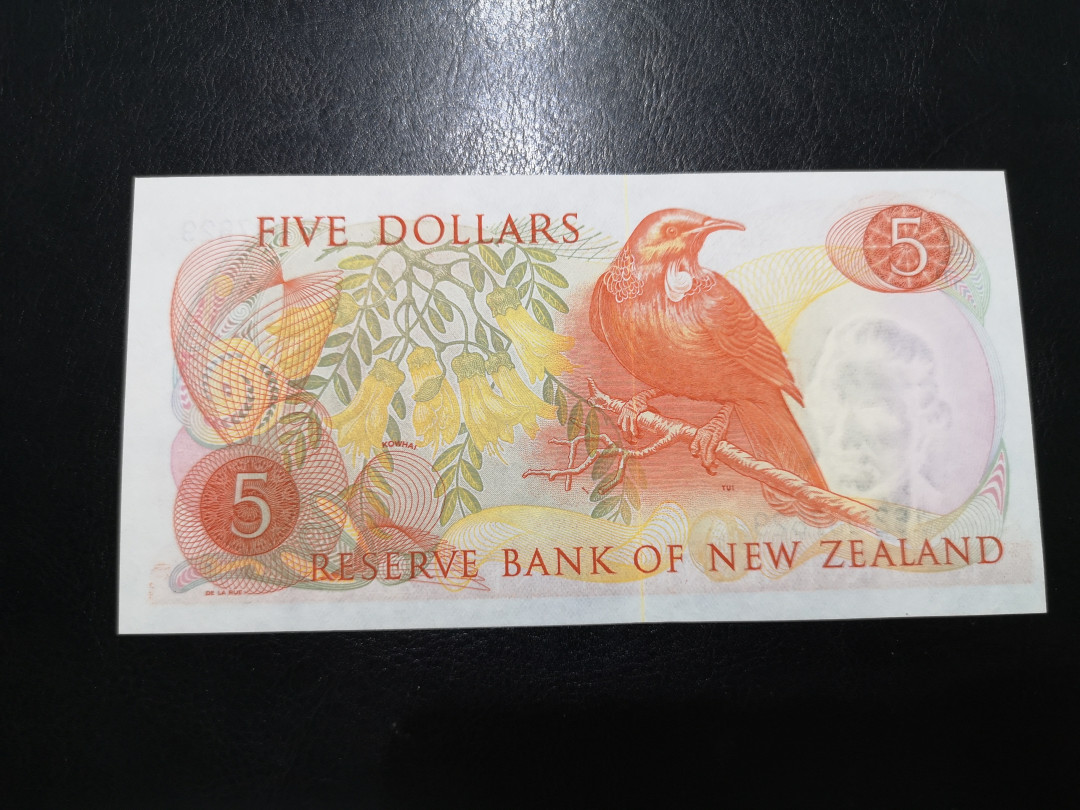 《外钞收藏家》第一百二十四期拍卖 新西兰5刀 全新UNC