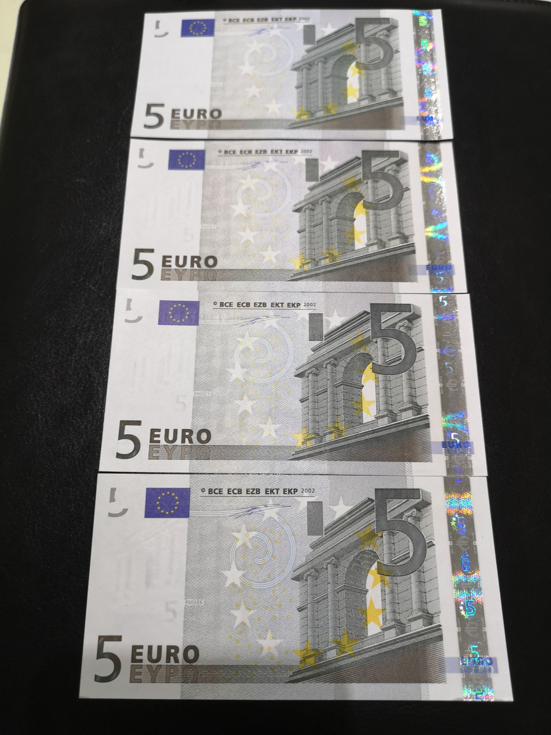 《外钞收藏家》第一百二十四期拍卖 一签5欧四张 全新UNC