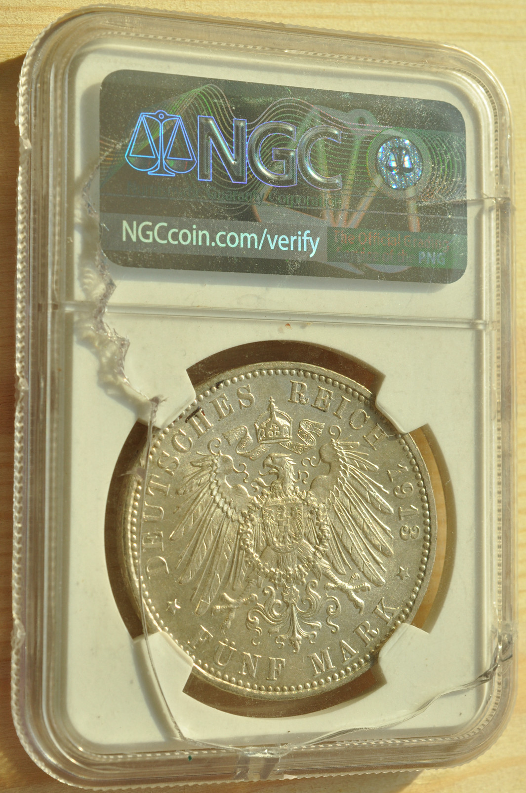 《竞宝斋》钱币微拍-第3场（0佣金包邮） 德国 巴伐利亚 1913年D版 5马克大银币（NGC-UNC细节评级）盒子背面有长裂