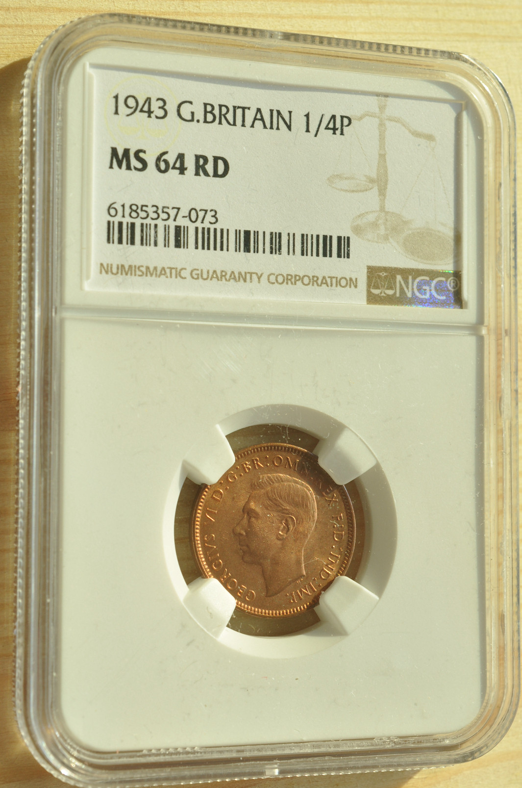 《竞宝斋》钱币微拍-第3场（0佣金包邮） NGC-MS64 RD 英国1943 乔治六世 1/4便士=1法新 铜币