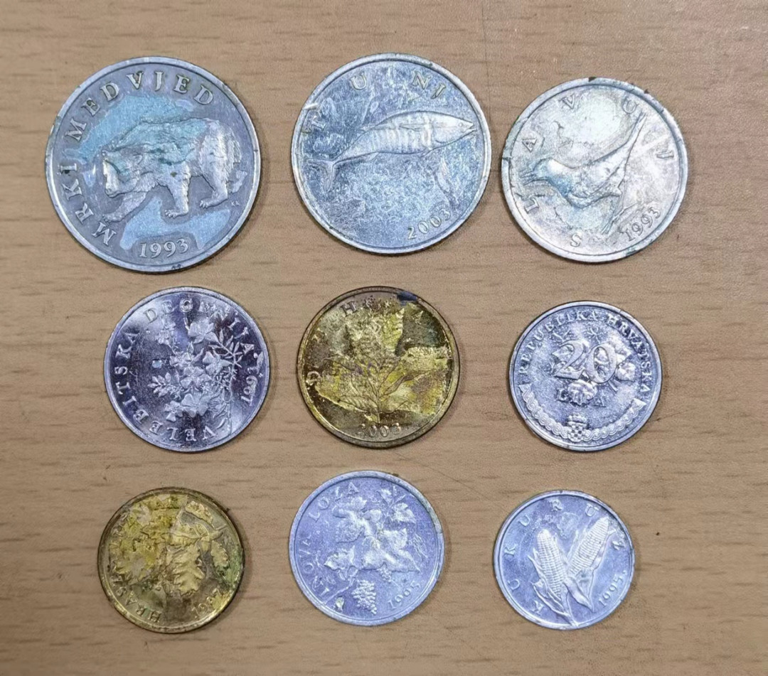 北京马甸外币专卖微拍第五十九场，非贵金属纪念币，流通币专场，陆续上新，欢迎关注 克罗地亚，塑胶粘过