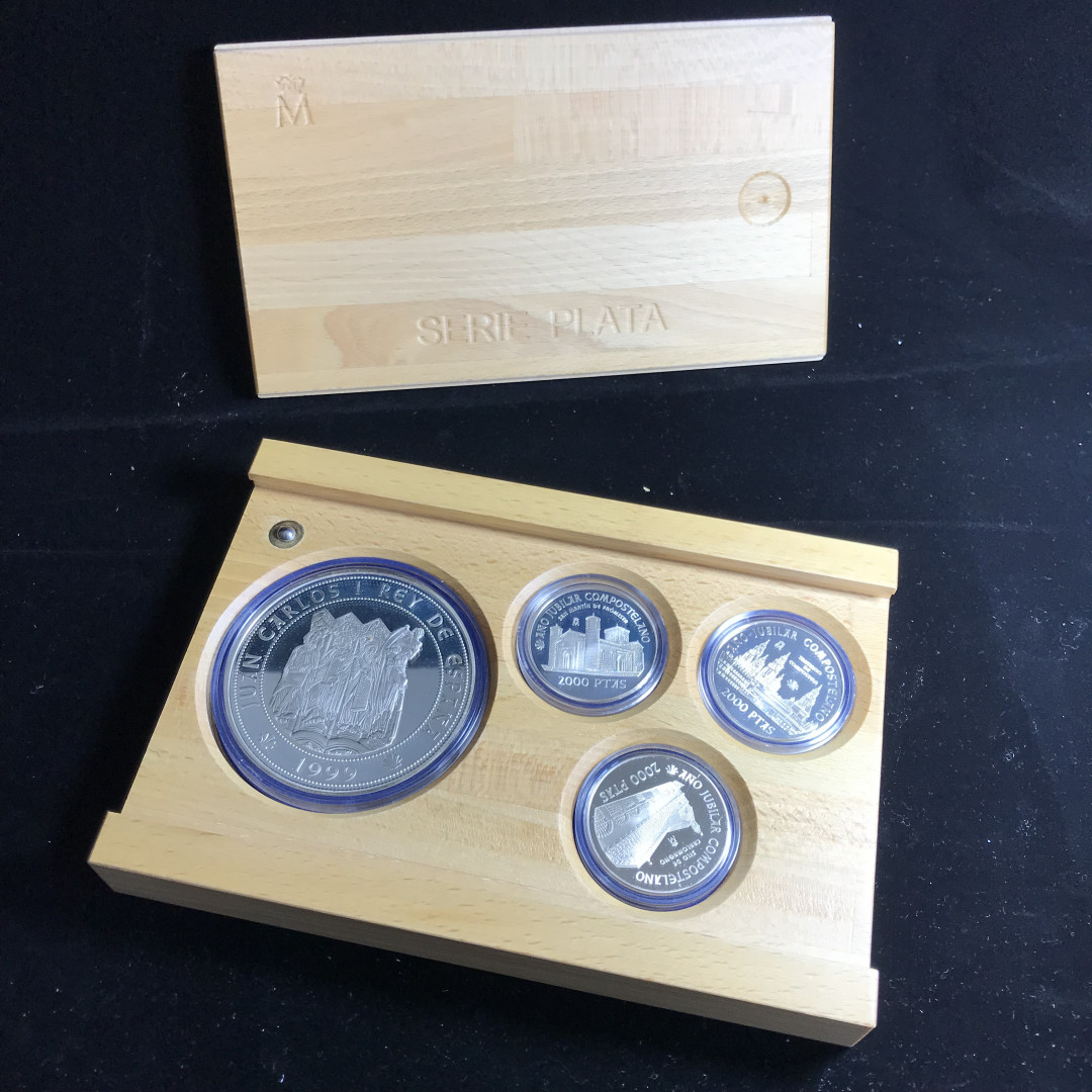 《竞宝斋》钱币微拍-第3场（0佣金包邮） 稀少925含银（币总重238克）原盒证书西班牙1999年千禧年4枚银币套2000和10000比塞塔