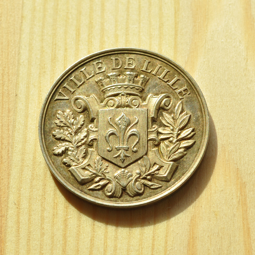 《竞宝斋》钱币微拍-第3场（0佣金包邮） 五彩MS品 法国 圆形银质代币 里尔冶金工会商会  重量: 10.1 g   直径: 27.5 mm