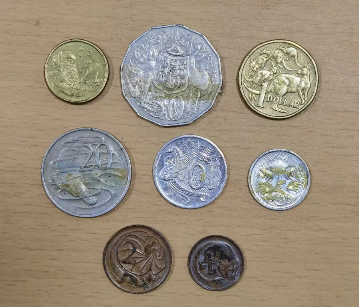 北京马甸外币专卖微拍第五十九场，非贵金属纪念币，流通币专场，陆续上新，欢迎关注 澳大利亚，有塑胶粘过