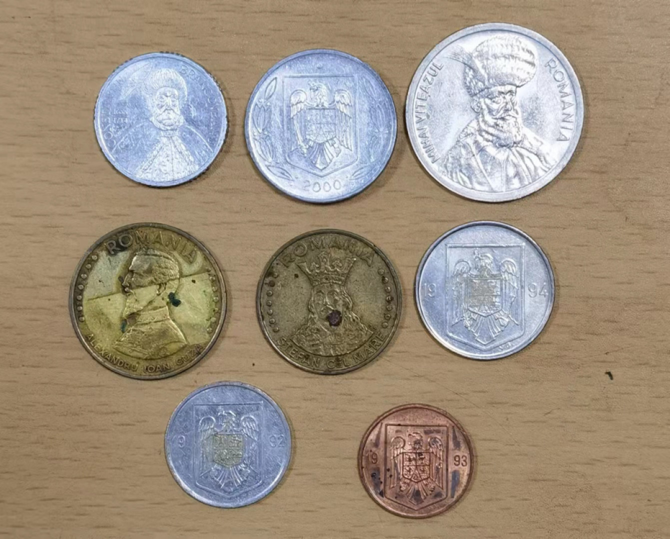 北京马甸外币专卖微拍第五十九场，非贵金属纪念币，流通币专场，陆续上新，欢迎关注 罗马尼亚，有塑胶粘过