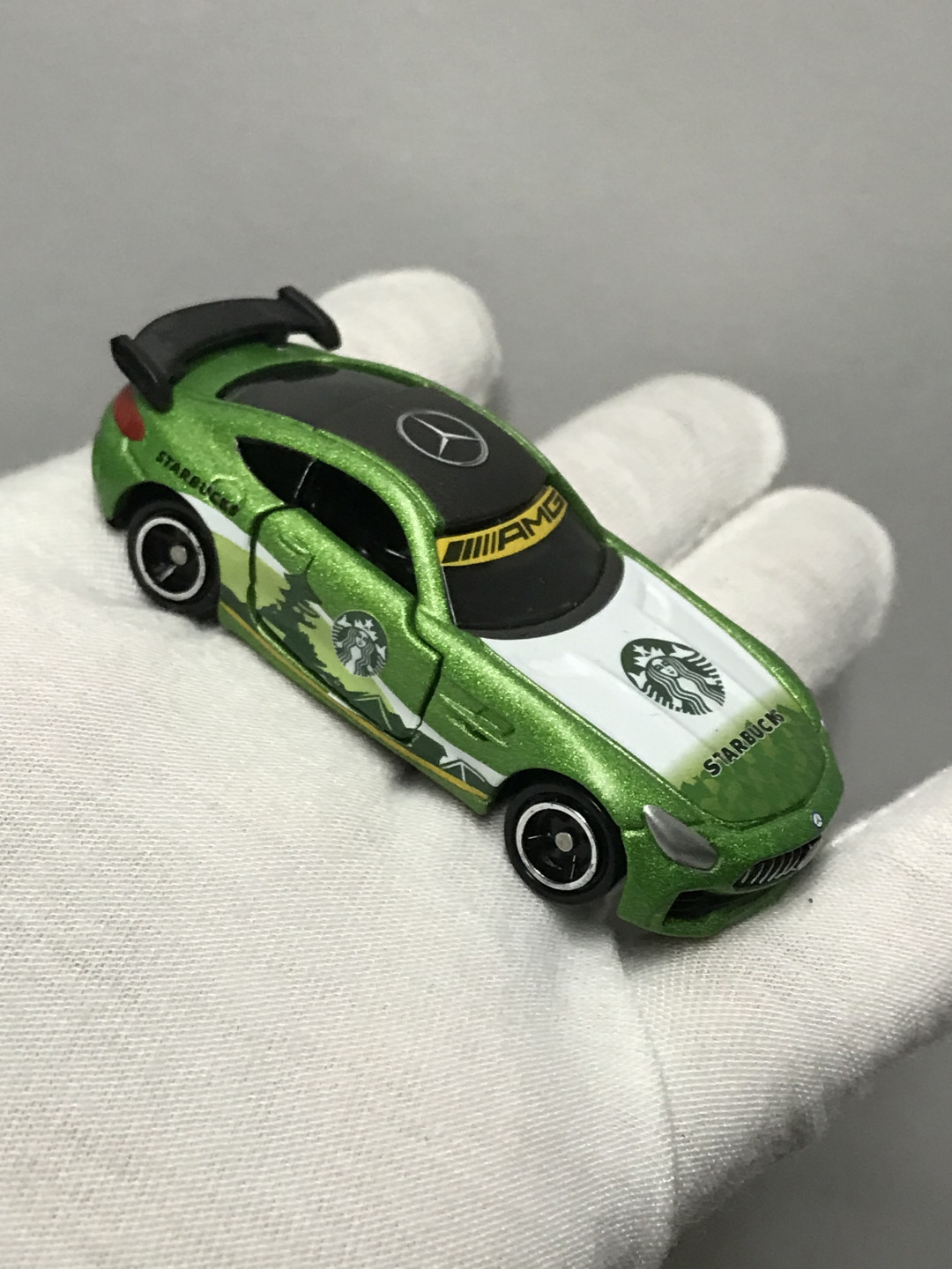 零元拍：星巴克X奔驰联名 AMG跑车 车模