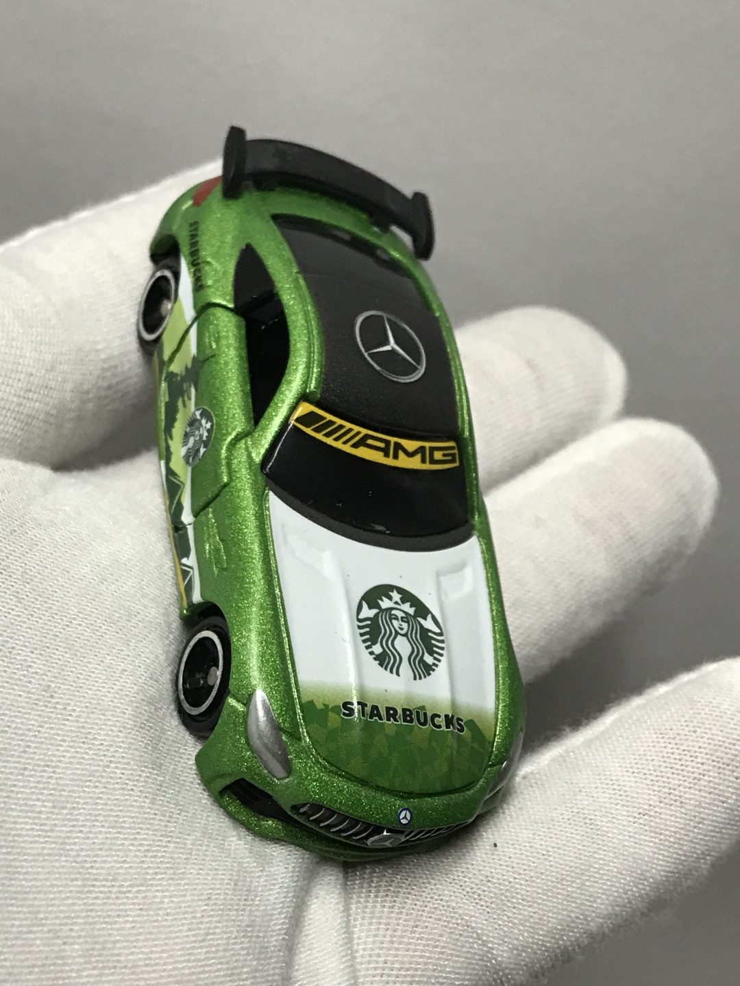 零元拍：星巴克X奔驰联名 AMG跑车 车模