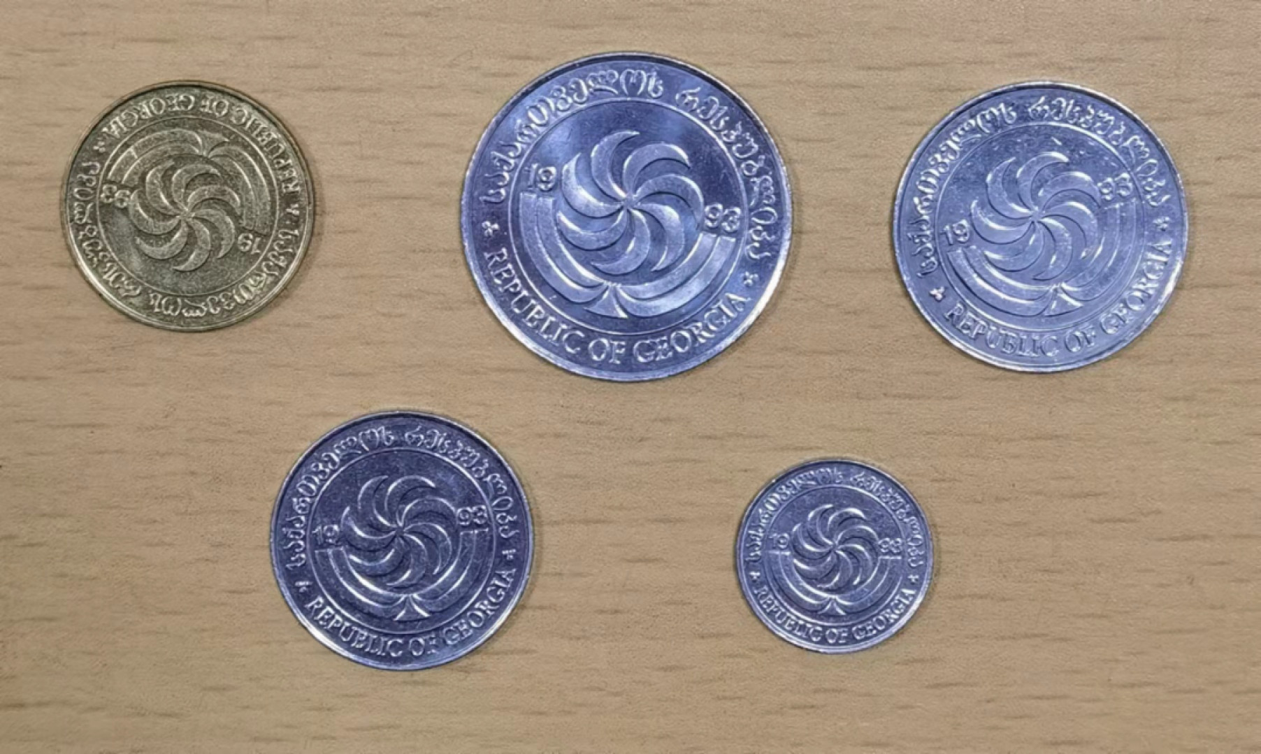 北京马甸外币专卖微拍第五十九场，非贵金属纪念币，流通币专场，陆续上新，欢迎关注 格鲁吉亚