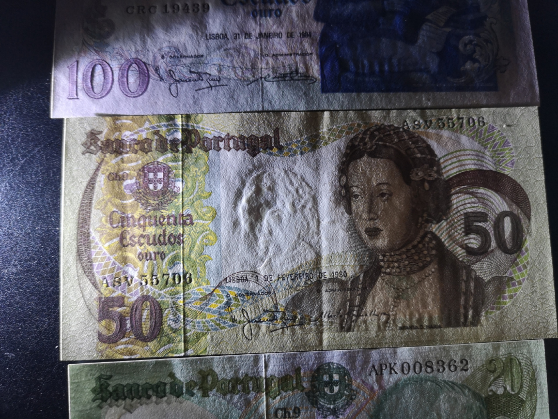 《外钞收藏家》第一百二十五期拍卖 葡萄牙1984年100、1978年20 全新 19080年50 AU 三张一起
