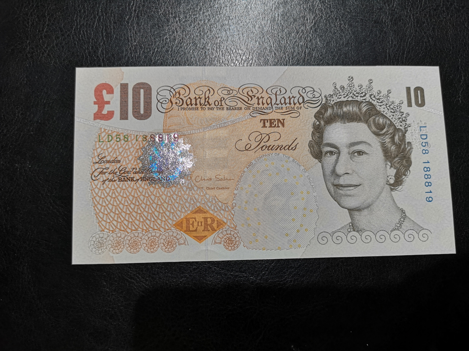 《外钞收藏家》第一百二十五期拍卖 英国E序列10镑 全新UNC 无47