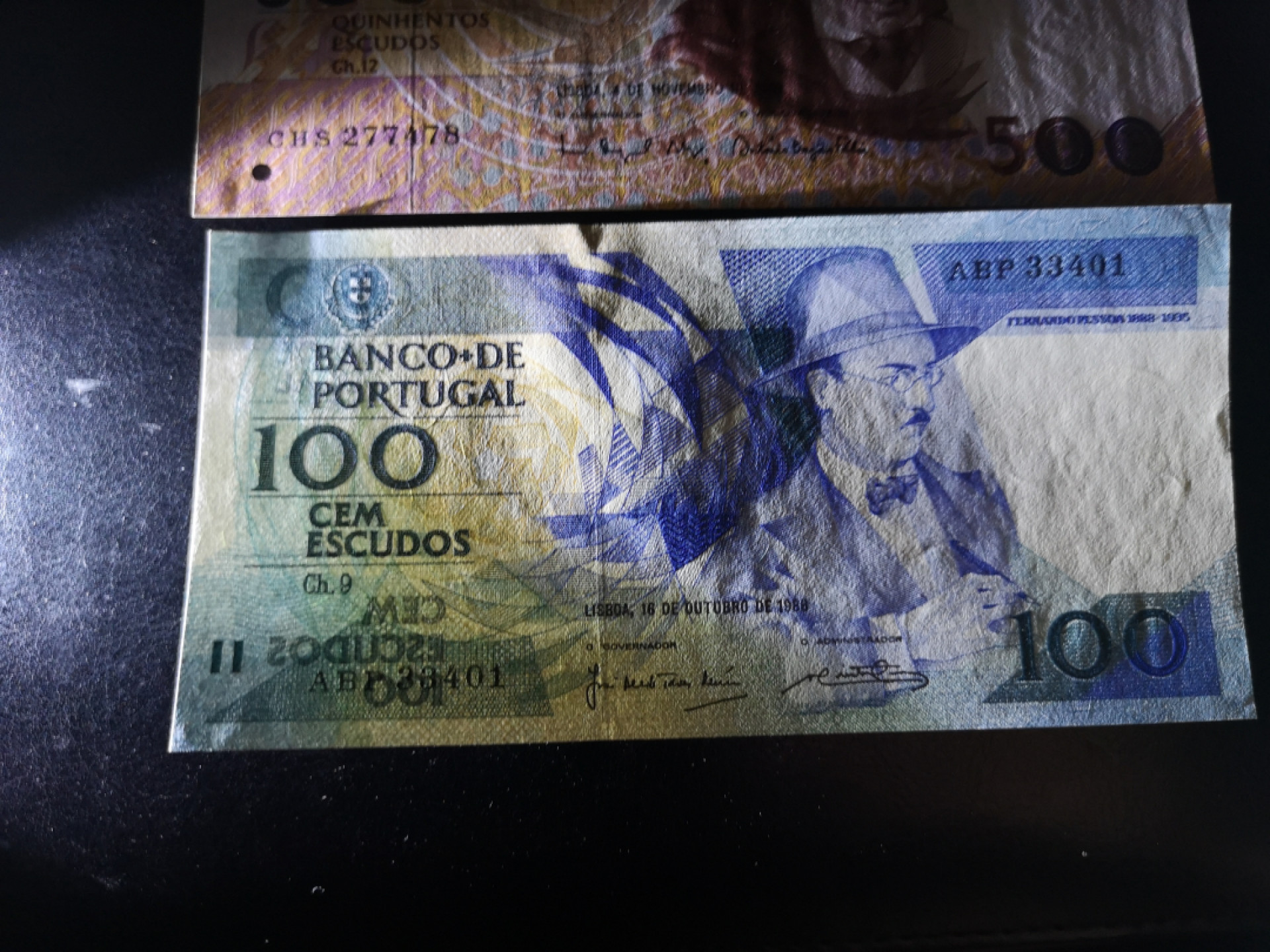 《外钞收藏家》第一百二十五期拍卖 葡萄牙1989年500和1988年100 两张一起 全新UNC