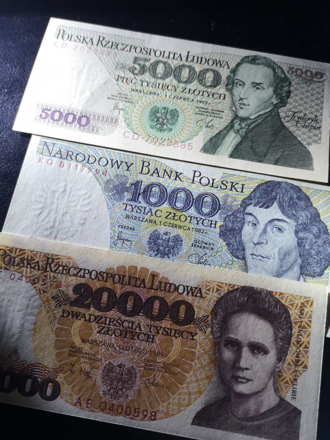 《外钞收藏家》第一百二十五期拍卖 波兰2万、5000、1000三张 全新UNC