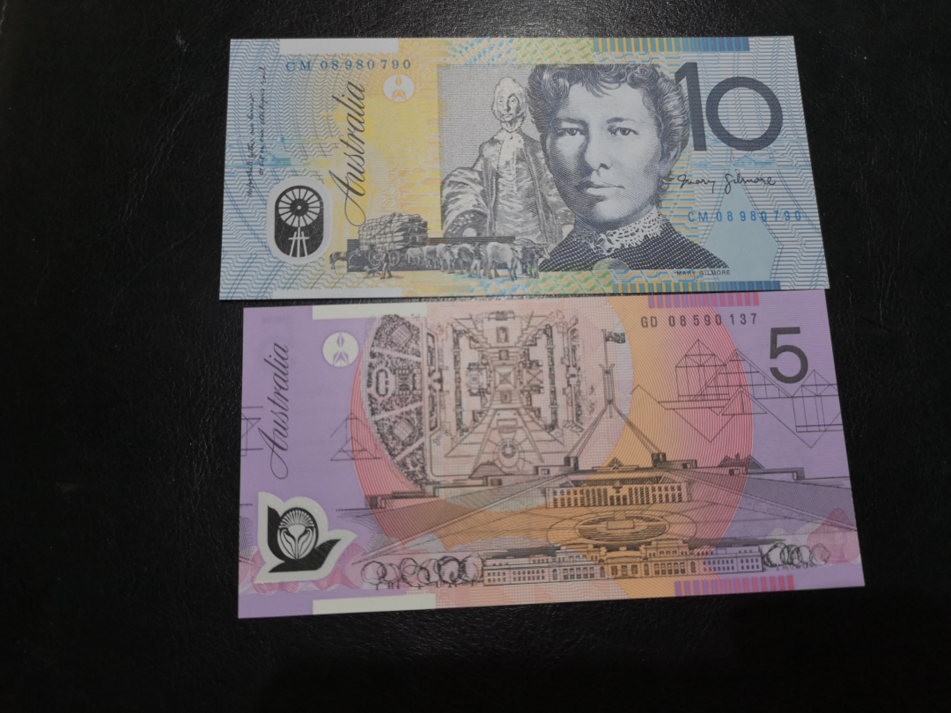 《外钞收藏家》第一百二十五期拍卖 2008年澳大利亚10、5元 两张 全新UNC