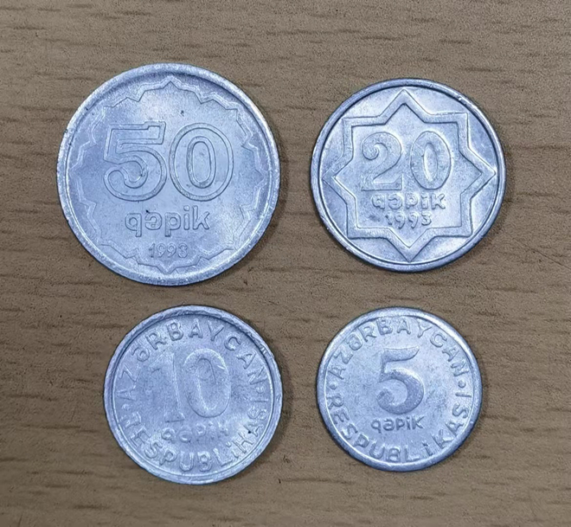 北京马甸外币专卖微拍第五十九场，非贵金属纪念币，流通币专场，陆续上新，欢迎关注 阿塞拜疆首版