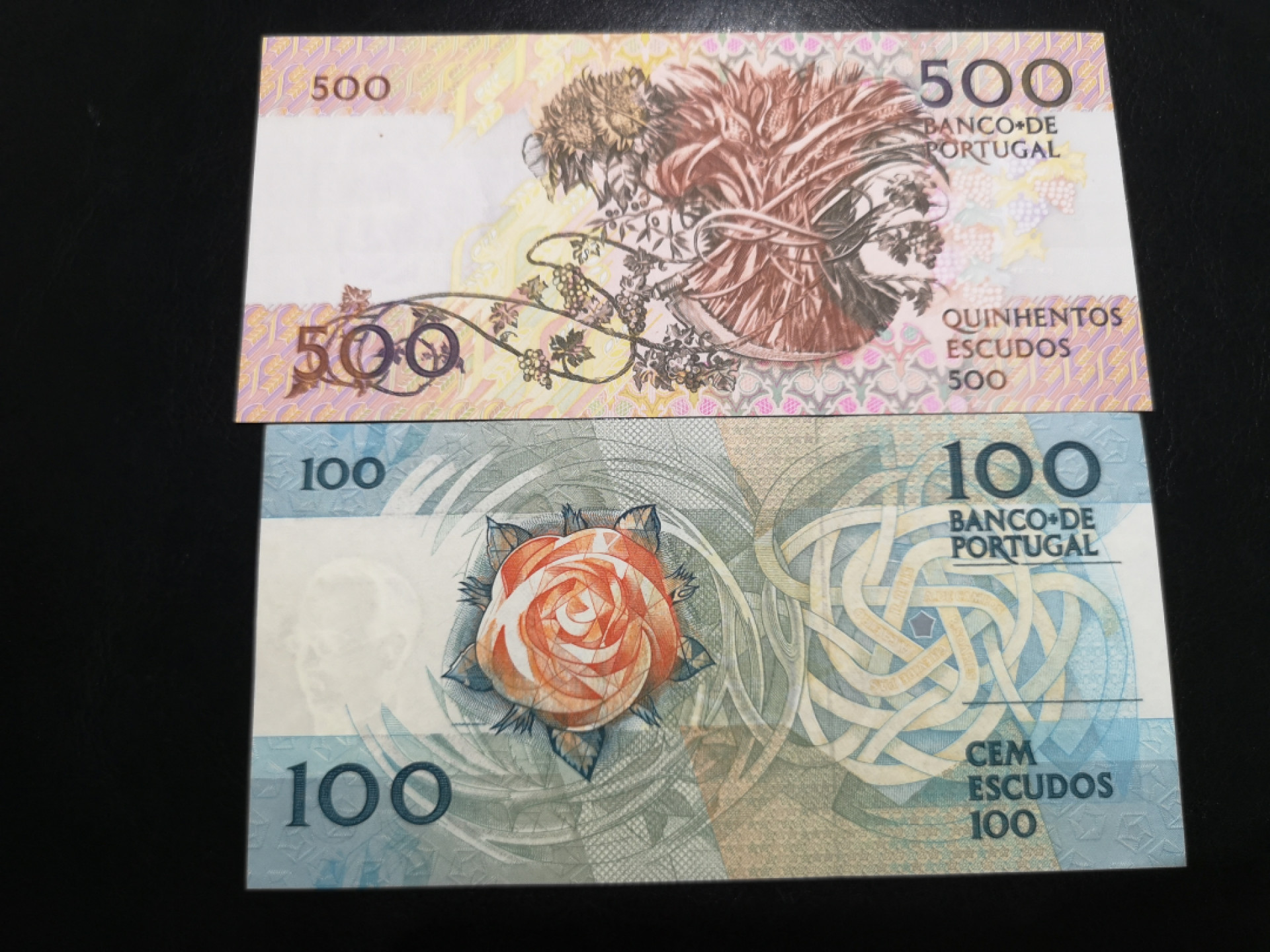 《外钞收藏家》第一百二十五期拍卖 葡萄牙1989年500和1988年100 两张一起 全新UNC