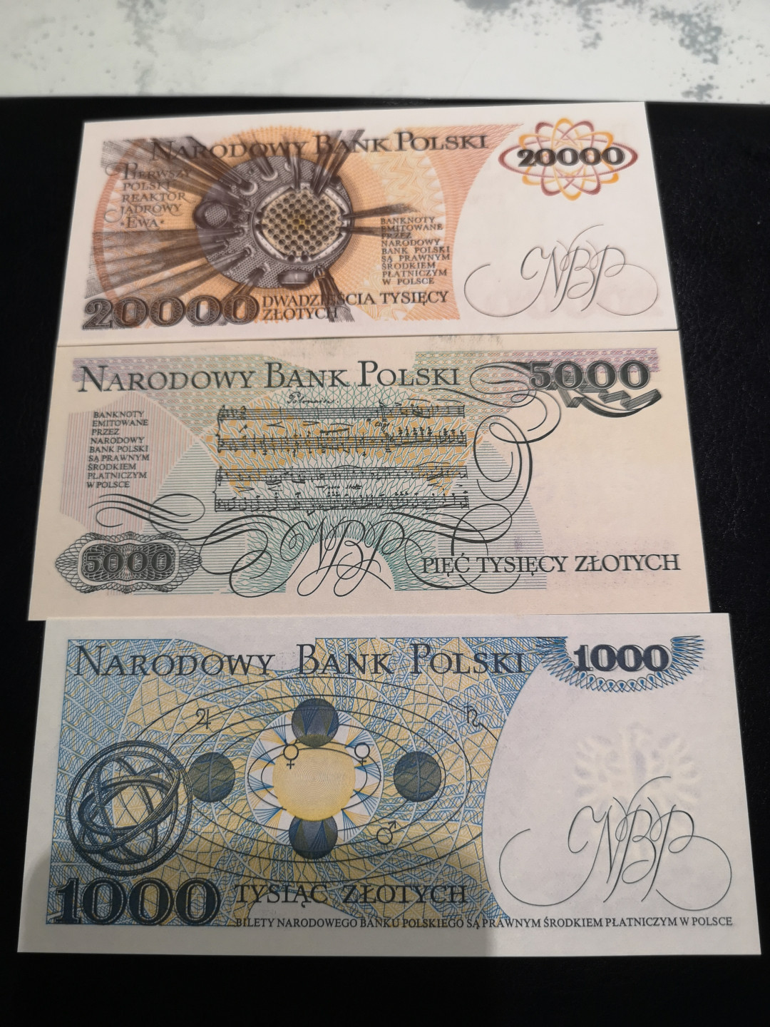 《外钞收藏家》第一百二十五期拍卖 波兰2万、5000、1000三张 全新UNC