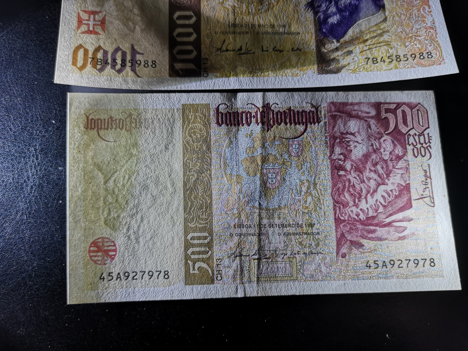 《外钞收藏家》第一百二十五期拍卖 1998年葡萄牙1000全新 1997年500 AU 两张一起