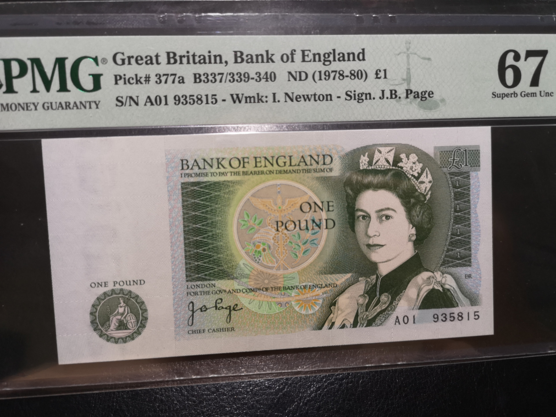 《外钞收藏家》第一百二十五期拍卖 英国D序列1镑 PMG67 A01首发冠