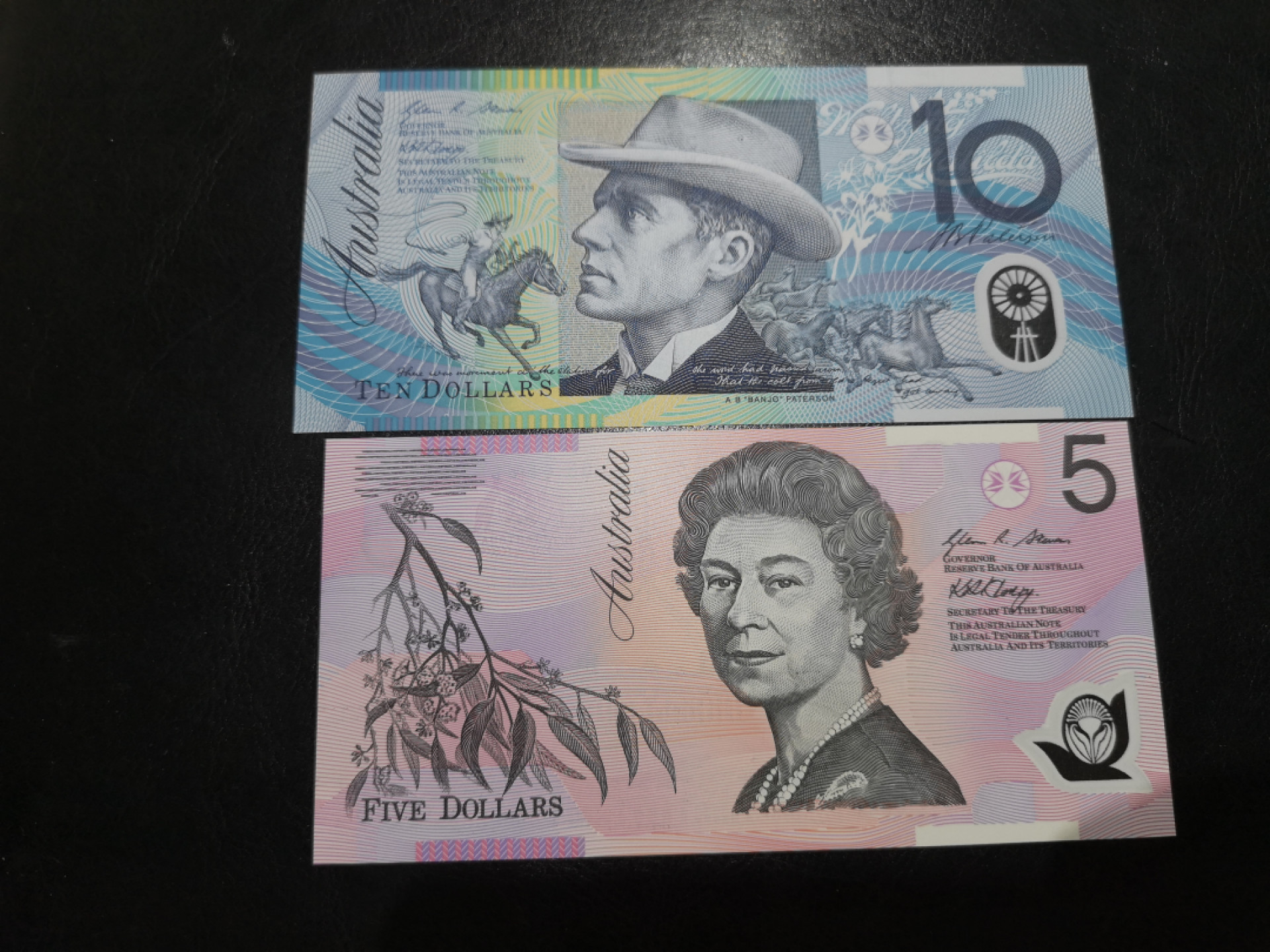 《外钞收藏家》第一百二十五期拍卖 2008年澳大利亚10、5元 两张 全新UNC