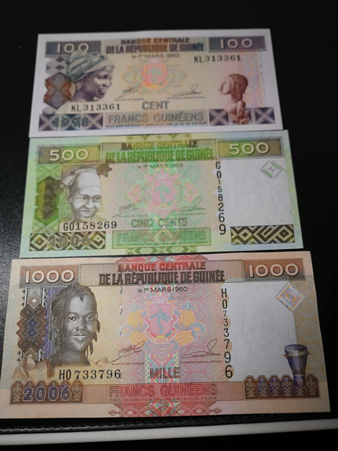 《外钞收藏家》第一百二十六期拍卖 几内亚三张小套 全新UNC