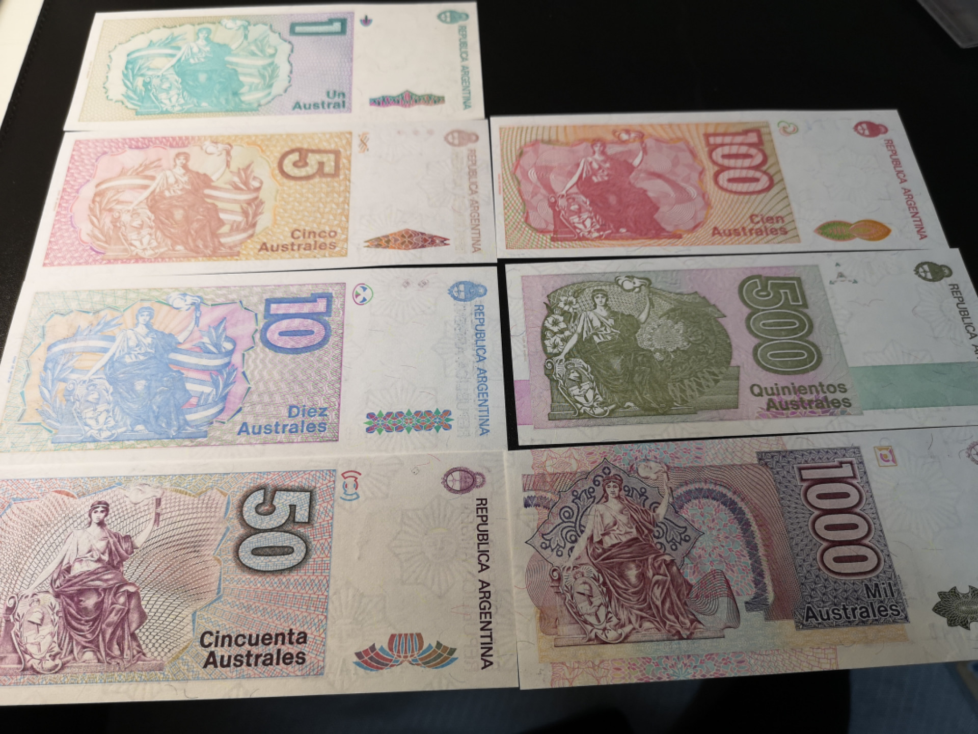 《外钞收藏家》第一百二十六期拍卖 阿根廷一套 七张 全新UNC