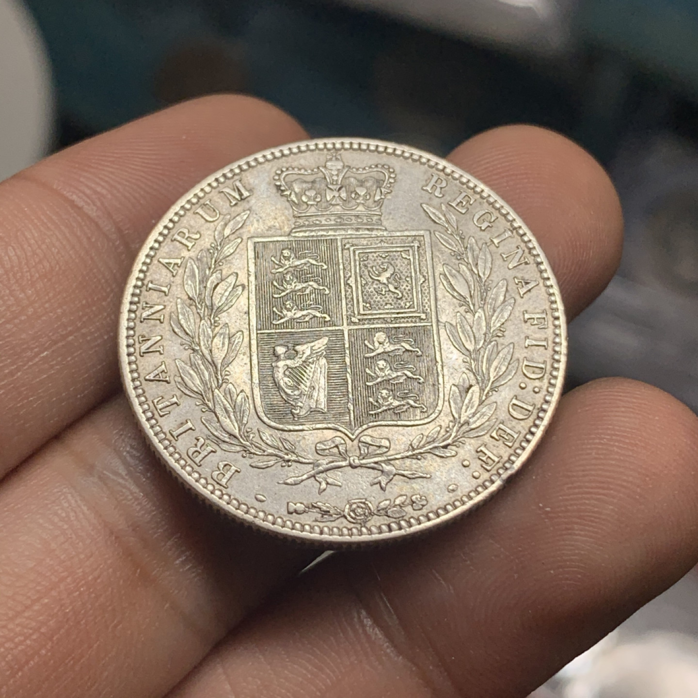 《竞宝斋》钱币微拍-第4场（0佣金包邮） 英国好品维多利亚女王年轻头1874年1/2克朗 银币 银币重量：14 g 直径：32.1 mm