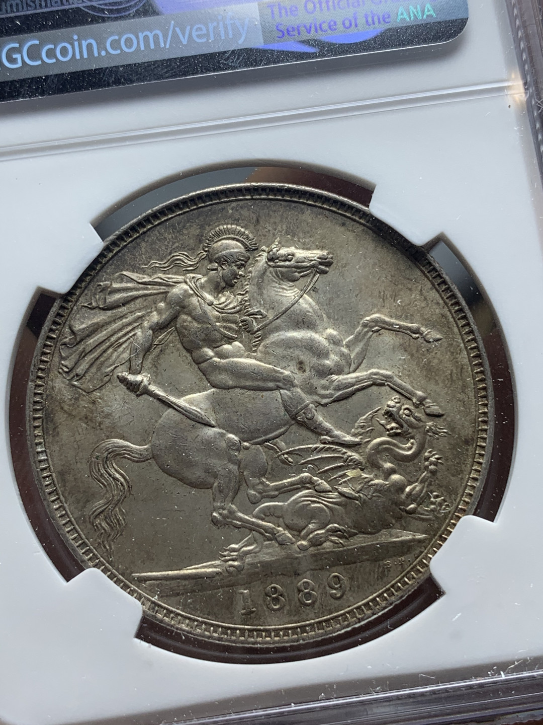 《竞宝斋》钱币微拍-第4场（0佣金包邮） NGC-MS63 英国 维多利亚女王1889年 马剑克朗 银币 原味带光 少见年份